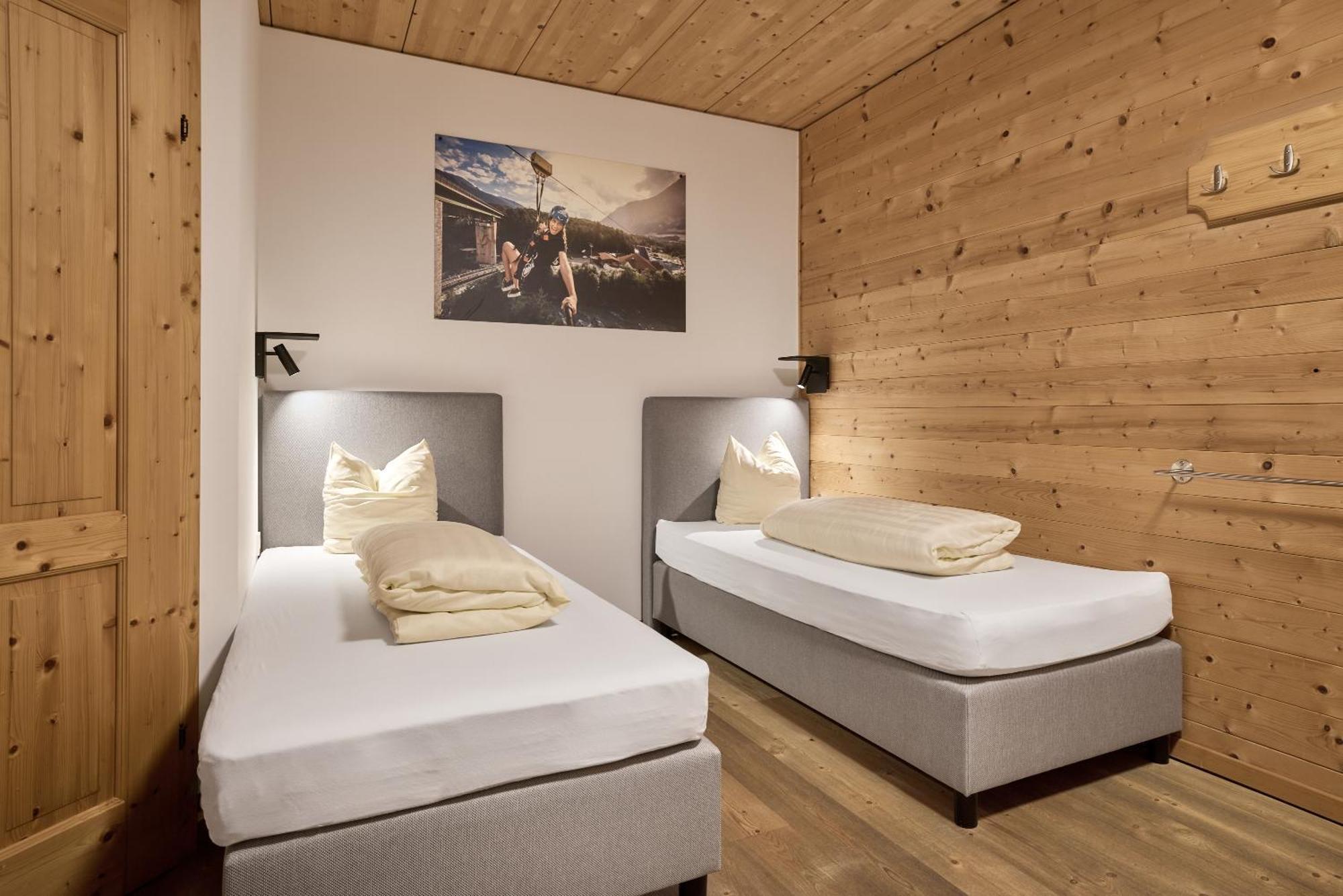 ホテル Area 47 - Tirol エッツタール・バーンホフ エクステリア 写真
