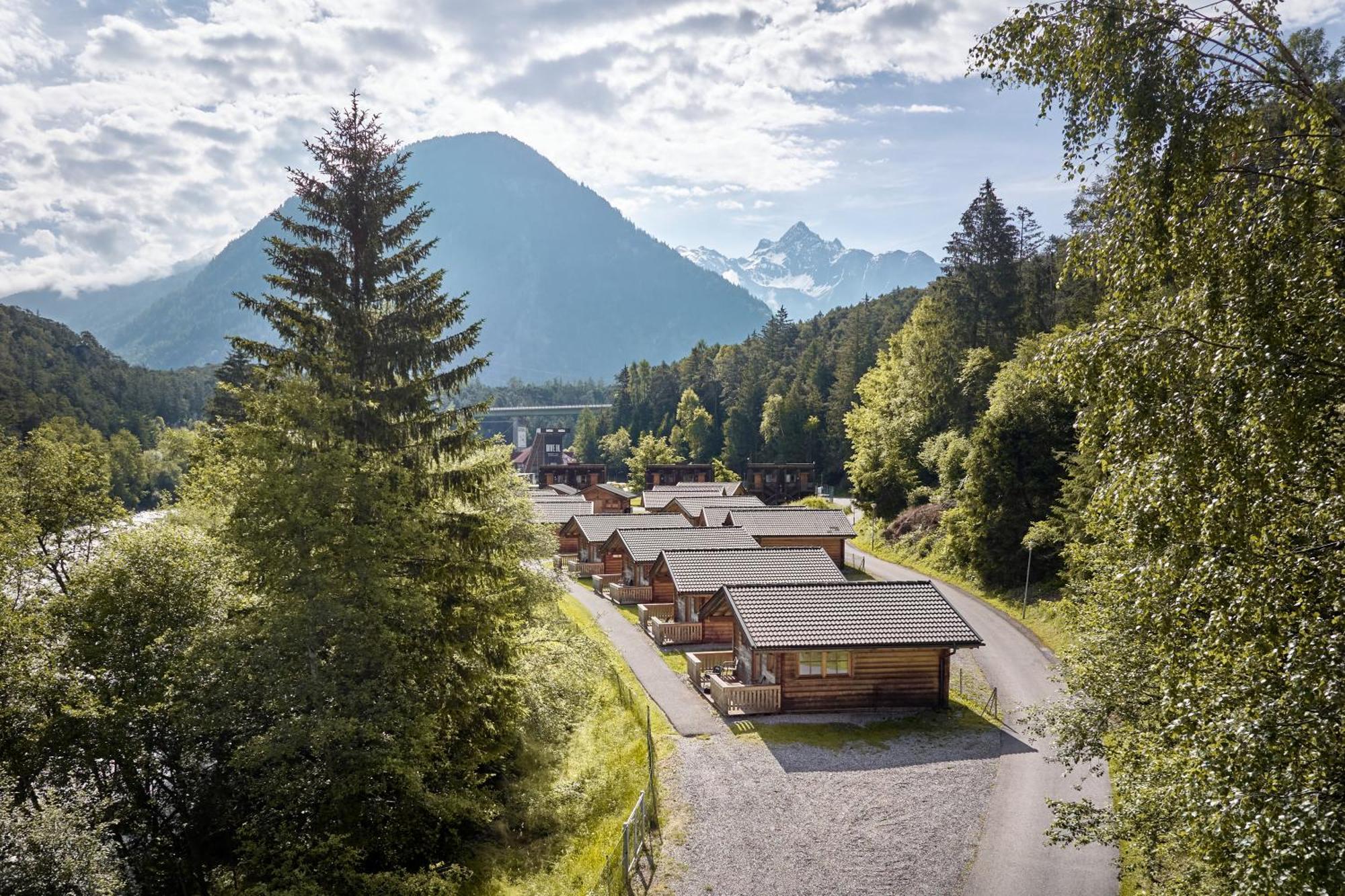 ホテル Area 47 - Tirol エッツタール・バーンホフ エクステリア 写真