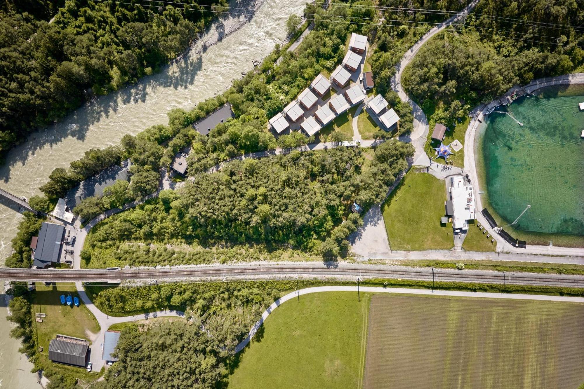 ホテル Area 47 - Tirol エッツタール・バーンホフ エクステリア 写真
