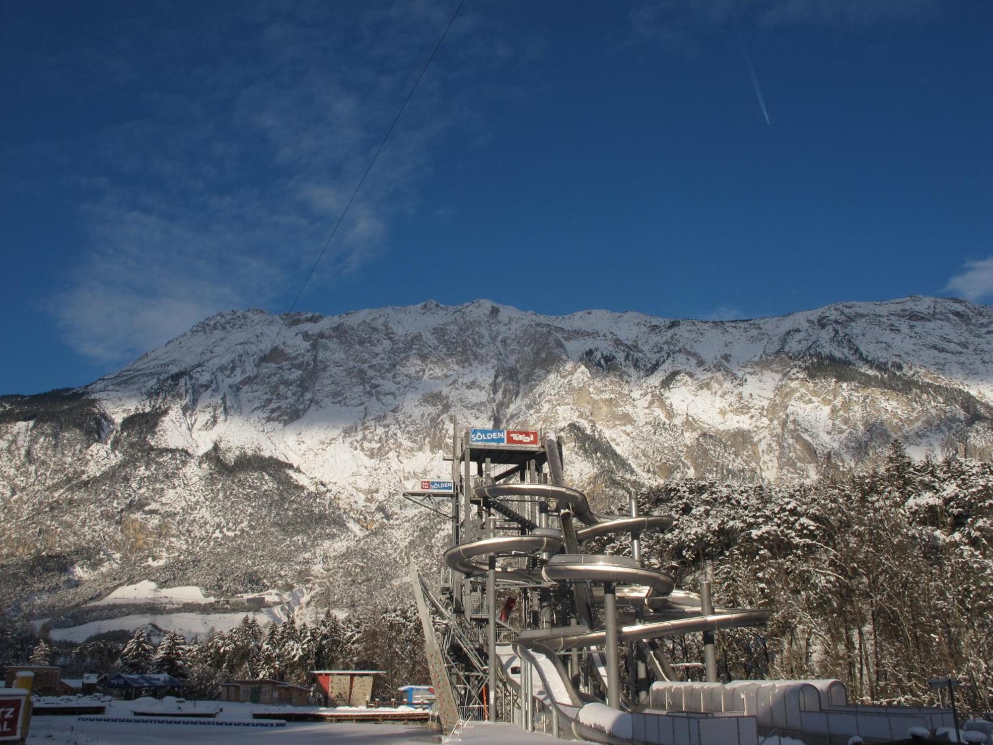 ホテル Area 47 - Tirol エッツタール・バーンホフ エクステリア 写真